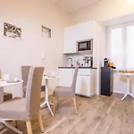 Azzurra Konukevi 4*